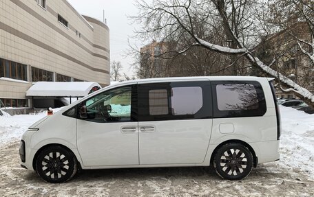 Hyundai Staria, 2021 год, 5 250 000 рублей, 24 фотография