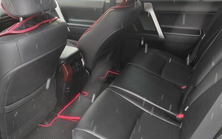 Toyota Land Cruiser Prado 150 рестайлинг 2, 2013 год, 3 900 000 рублей, 13 фотография