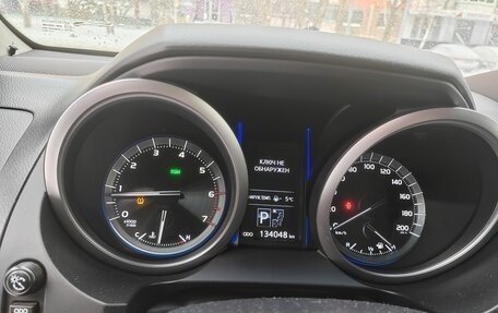 Toyota Land Cruiser Prado 150 рестайлинг 2, 2013 год, 3 900 000 рублей, 9 фотография