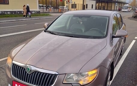 Skoda Superb III рестайлинг, 2012 год, 1 050 000 рублей, 4 фотография