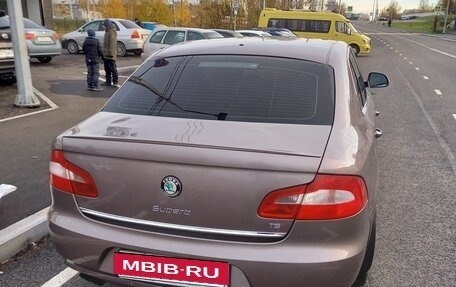 Skoda Superb III рестайлинг, 2012 год, 1 050 000 рублей, 2 фотография