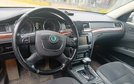 Skoda Superb III рестайлинг, 2012 год, 1 050 000 рублей, 7 фотография