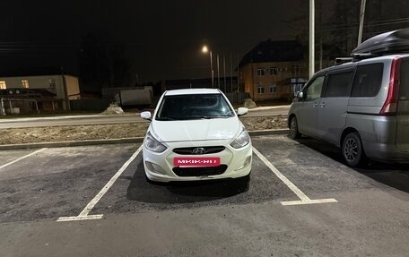 Hyundai Solaris II рестайлинг, 2012 год, 550 000 рублей, 5 фотография