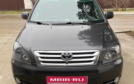 Toyota Avensis Verso I рестайлинг, 2003 год, 860 000 рублей, 1 фотография