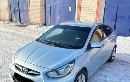 Hyundai Solaris II рестайлинг, 2012 год, 990 000 рублей, 1 фотография