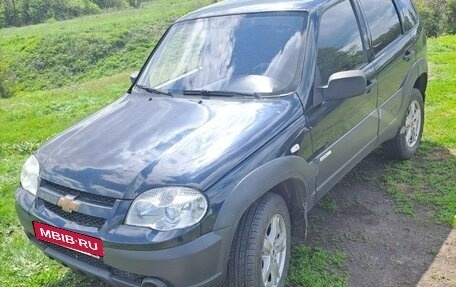 Chevrolet Niva I рестайлинг, 2011 год, 510 000 рублей, 3 фотография