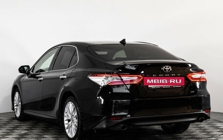 Toyota Camry, 2019 год, 2 599 000 рублей, 10 фотография