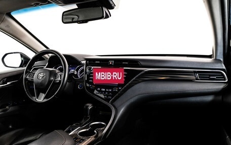 Toyota Camry, 2019 год, 2 599 000 рублей, 13 фотография