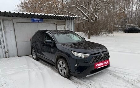 Toyota RAV4, 2019 год, 2 850 000 рублей, 3 фотография