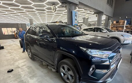 Toyota RAV4, 2019 год, 2 850 000 рублей, 9 фотография