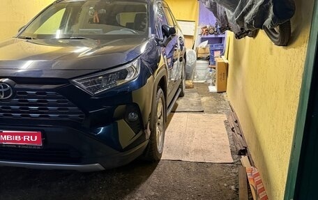 Toyota RAV4, 2019 год, 2 850 000 рублей, 7 фотография