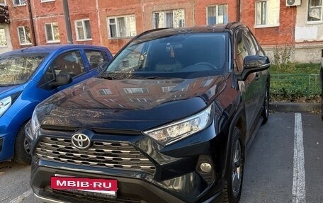 Toyota RAV4, 2019 год, 2 850 000 рублей, 10 фотография