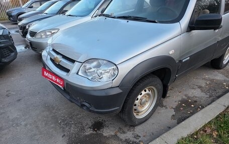 Chevrolet Niva I рестайлинг, 2013 год, 550 000 рублей, 4 фотография