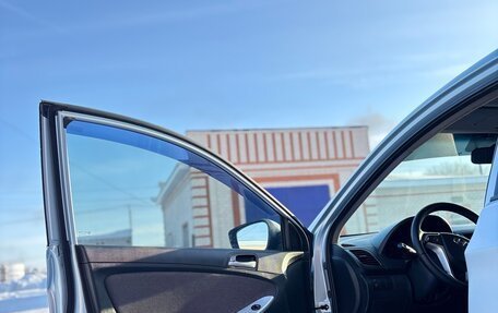 Hyundai Solaris II рестайлинг, 2012 год, 990 000 рублей, 8 фотография