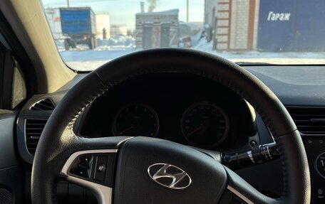 Hyundai Solaris II рестайлинг, 2012 год, 990 000 рублей, 16 фотография