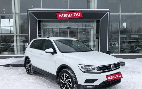 Volkswagen Tiguan II, 2018 год, 2 380 000 рублей, 3 фотография
