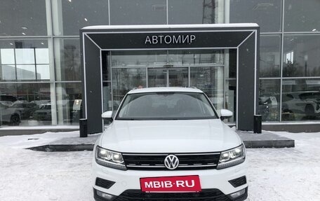 Volkswagen Tiguan II, 2018 год, 2 380 000 рублей, 2 фотография