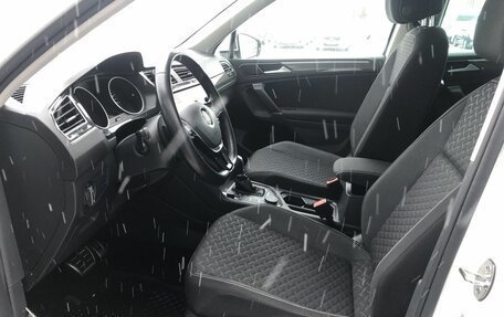 Volkswagen Tiguan II, 2018 год, 2 380 000 рублей, 9 фотография