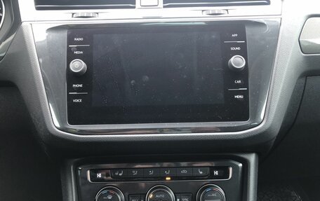 Volkswagen Tiguan II, 2018 год, 2 380 000 рублей, 14 фотография