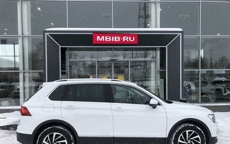 Volkswagen Tiguan II, 2018 год, 2 380 000 рублей, 4 фотография