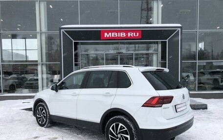 Volkswagen Tiguan II, 2018 год, 2 380 000 рублей, 7 фотография