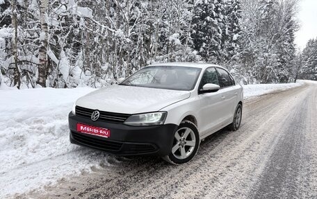 Volkswagen Jetta VI, 2013 год, 599 000 рублей, 1 фотография