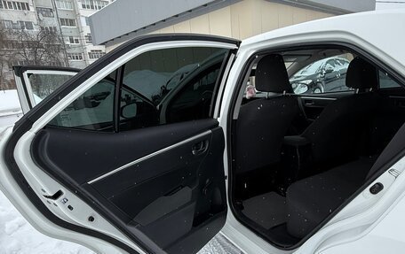 Toyota Corolla, 2018 год, 1 760 000 рублей, 10 фотография