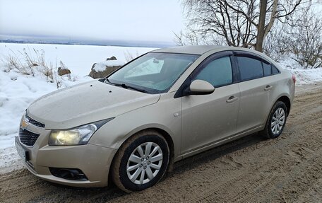 Chevrolet Cruze II, 2011 год, 600 000 рублей, 3 фотография