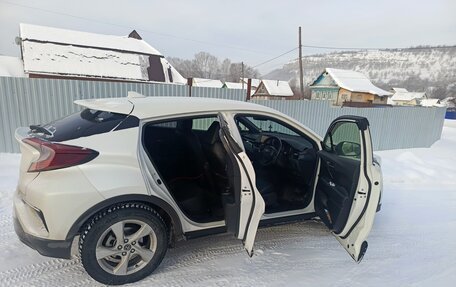 Toyota C-HR I рестайлинг, 2019 год, 2 250 000 рублей, 5 фотография