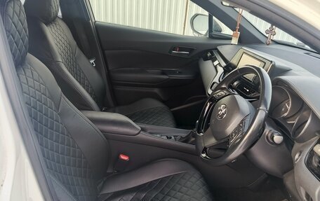 Toyota C-HR I рестайлинг, 2019 год, 2 250 000 рублей, 4 фотография