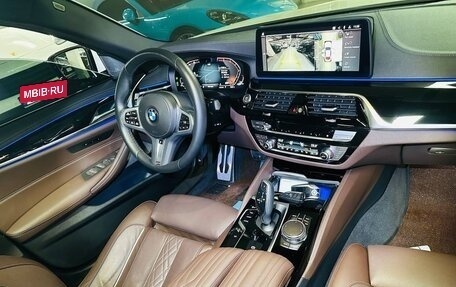 BMW 5 серия, 2022 год, 6 000 000 рублей, 10 фотография