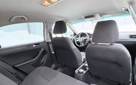 Volkswagen Jetta VI, 2013 год, 599 000 рублей, 11 фотография