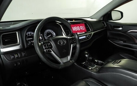 Toyota Highlander III, 2014 год, 2 299 000 рублей, 16 фотография