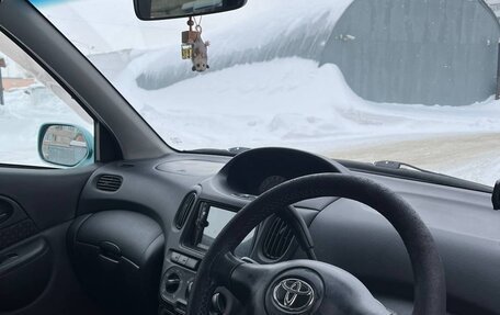 Toyota FunCargo, 2003 год, 400 000 рублей, 8 фотография