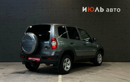 Chevrolet Niva I рестайлинг, 2018 год, 830 000 рублей, 5 фотография