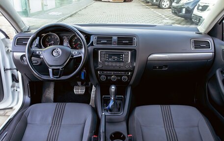 Volkswagen Jetta VI, 2017 год, 1 355 000 рублей, 16 фотография