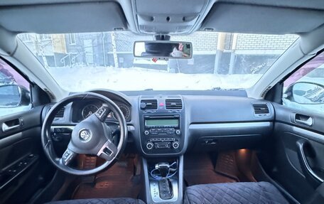 Volkswagen Jetta VI, 2010 год, 680 000 рублей, 8 фотография