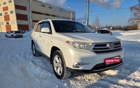 Toyota Highlander III, 2013 год, 2 250 000 рублей, 5 фотография