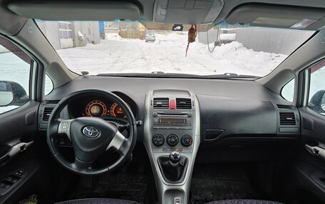 Toyota Auris II, 2009 год, 550 000 рублей, 16 фотография