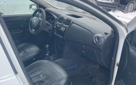 Renault Logan II, 2017 год, 415 000 рублей, 6 фотография