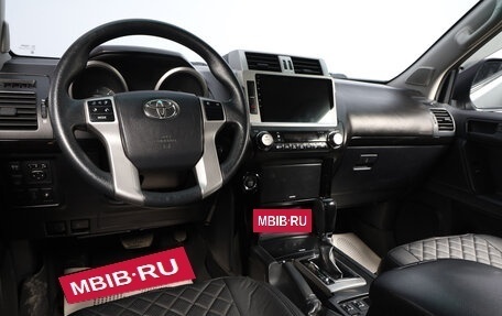 Toyota Land Cruiser Prado 150 рестайлинг 2, 2014 год, 3 799 000 рублей, 8 фотография