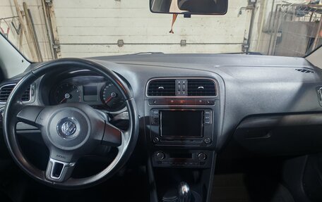 Volkswagen Polo VI (EU Market), 2012 год, 800 000 рублей, 11 фотография