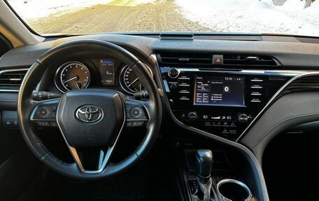 Toyota Camry, 2020 год, 2 800 000 рублей, 10 фотография