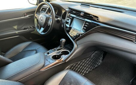 Toyota Camry, 2020 год, 2 800 000 рублей, 8 фотография