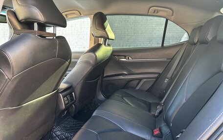 Toyota Camry, 2020 год, 2 800 000 рублей, 17 фотография