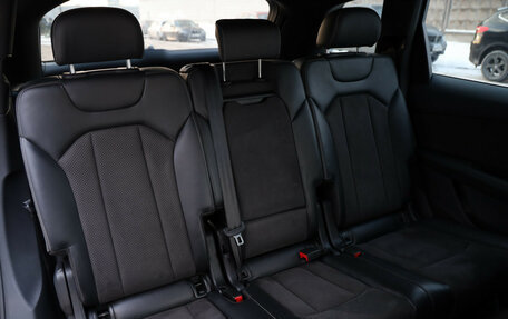 Audi Q7, 2019 год, 5 990 000 рублей, 28 фотография