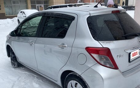 Toyota Vitz, 2013 год, 750 000 рублей, 3 фотография