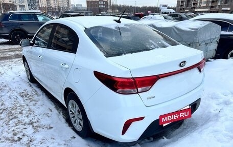 KIA Rio IV, 2018 год, 1 050 000 рублей, 2 фотография
