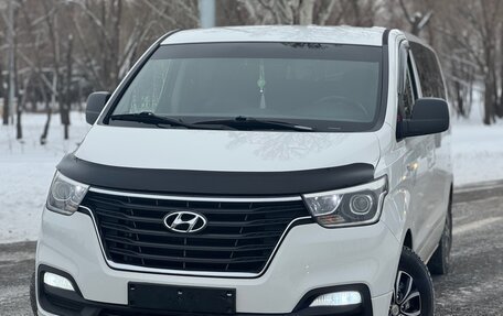 Hyundai H-1 II рестайлинг, 2018 год, 3 050 000 рублей, 4 фотография