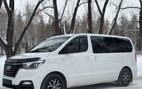 Hyundai H-1 II рестайлинг, 2018 год, 3 050 000 рублей, 19 фотография